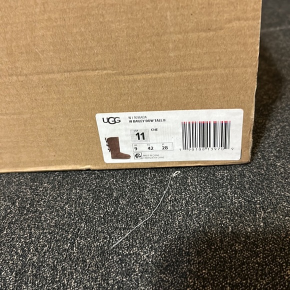 UGG®
Women's Bailey Bow Tall II Boots - Picture 6 of 7